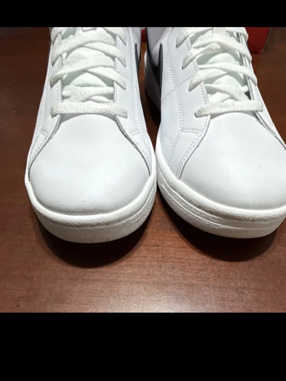 Nike court royale